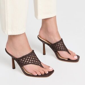 BRAND NEW NEVER WORN! Veronica Bears heeled sandal in color espresso. Size 6.